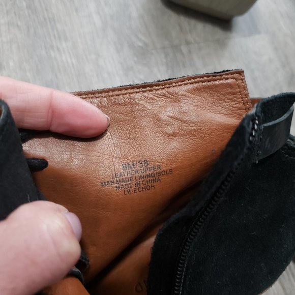 Lucky Brand Echoh Black Suede Booties Sz 8 - Picture 9 of 9